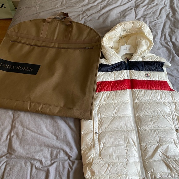 WHITE MONCLER VEST - Picture 2 of 4